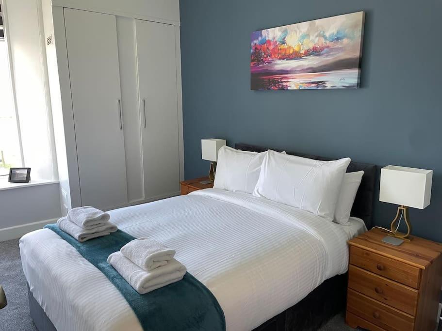 5 Minutes From Loch Lomond - Newly Renovated Ground Floor 1-Bed Flat Lägenhet Bonhill Exteriör bild