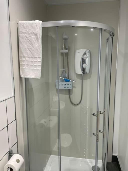 5 Minutes From Loch Lomond - Newly Renovated Ground Floor 1-Bed Flat Lägenhet Bonhill Exteriör bild