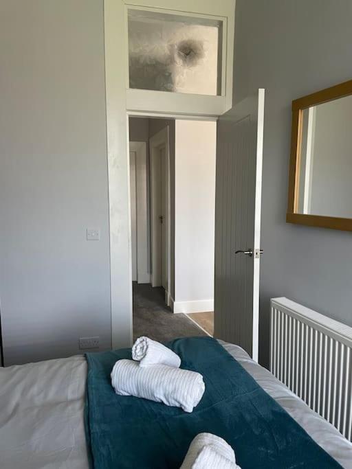 5 Minutes From Loch Lomond - Newly Renovated Ground Floor 1-Bed Flat Lägenhet Bonhill Exteriör bild